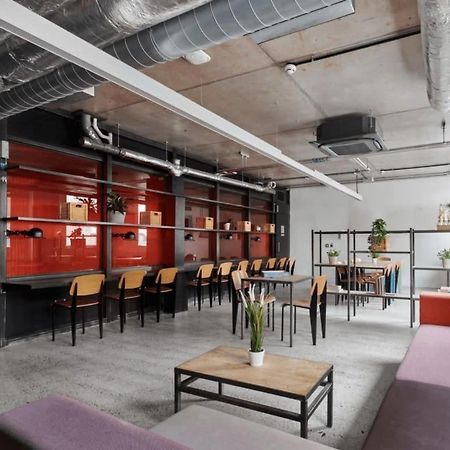 Zeni Central Exeter Studios Екстериор снимка
